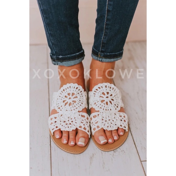 Boho Floral Crochet Raffia Sandal Slides - Picture 5 of 15